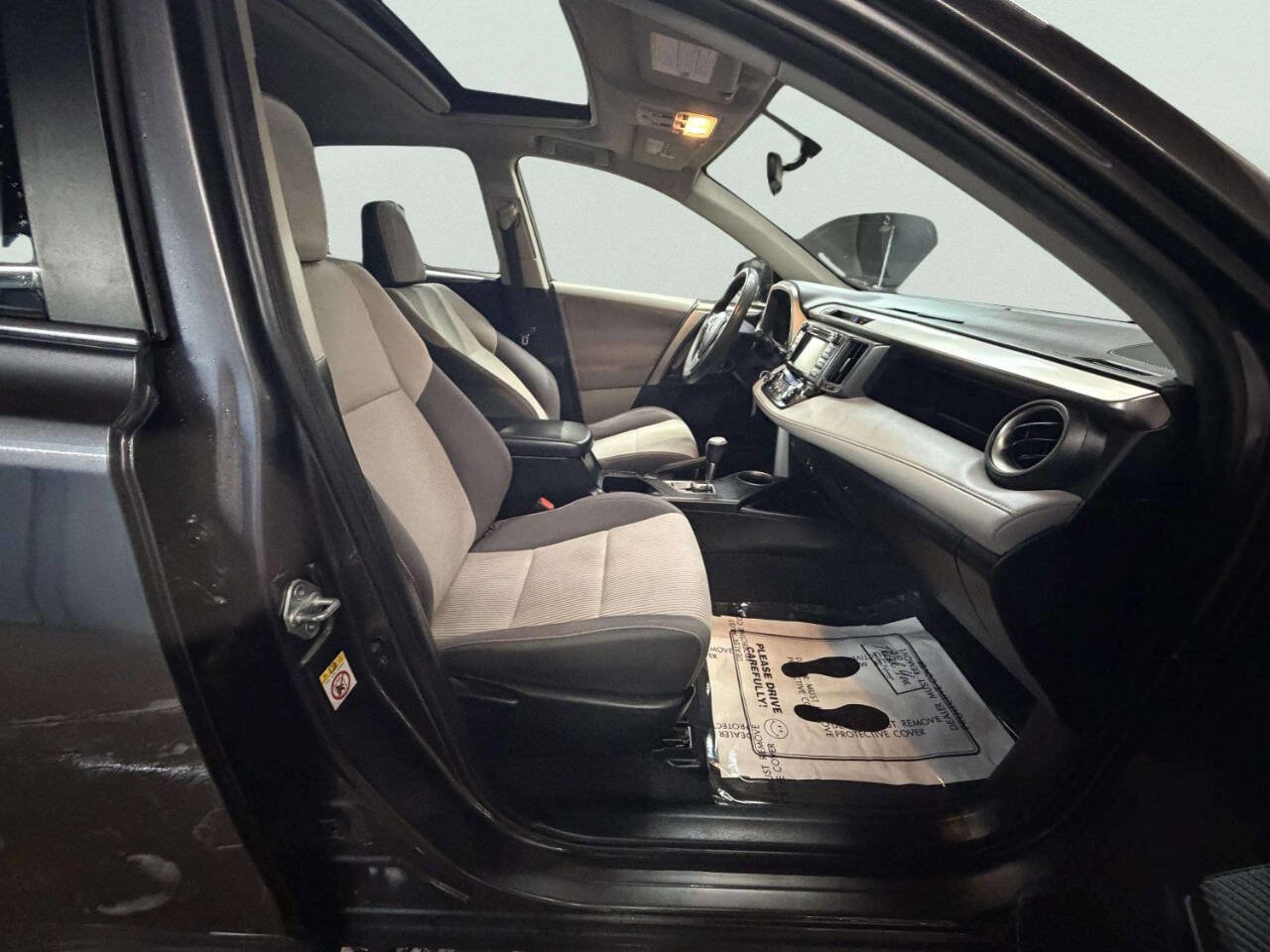 Used 2013 Toyota RAV4 XLE image 25