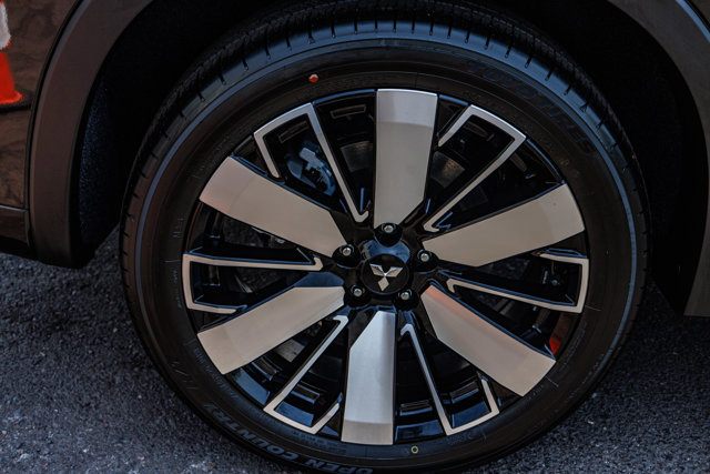 New 2025 Mitsubishi Outlander AWD image 11