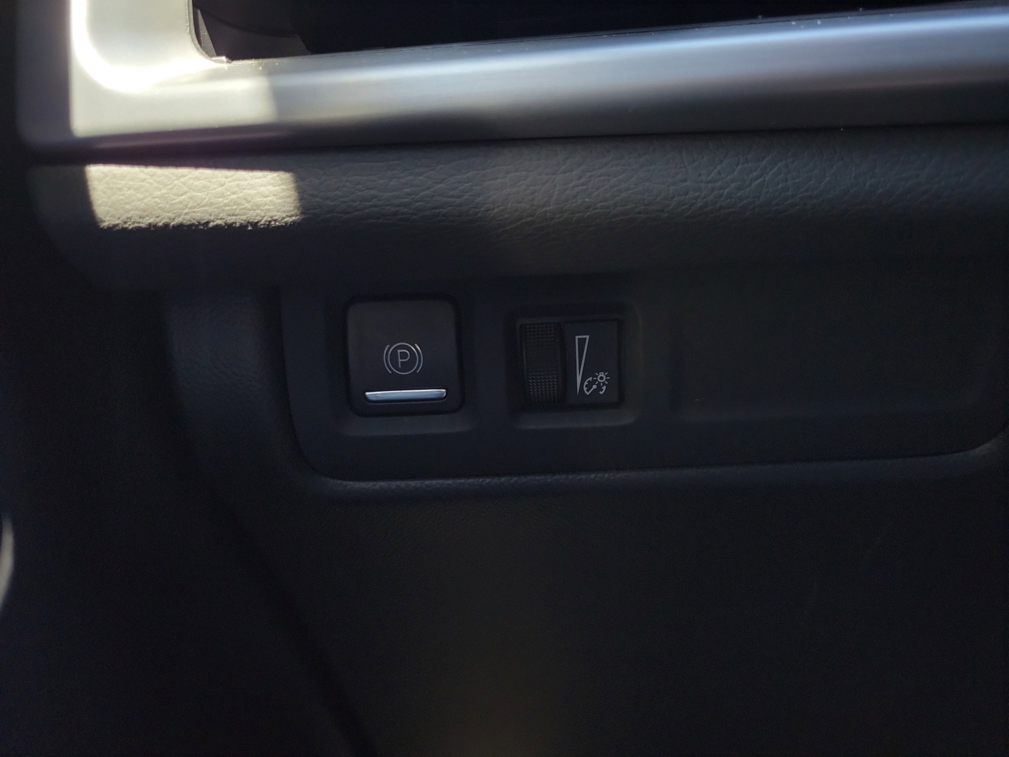 Used 2025 Cadillac XT4 Sport image 30