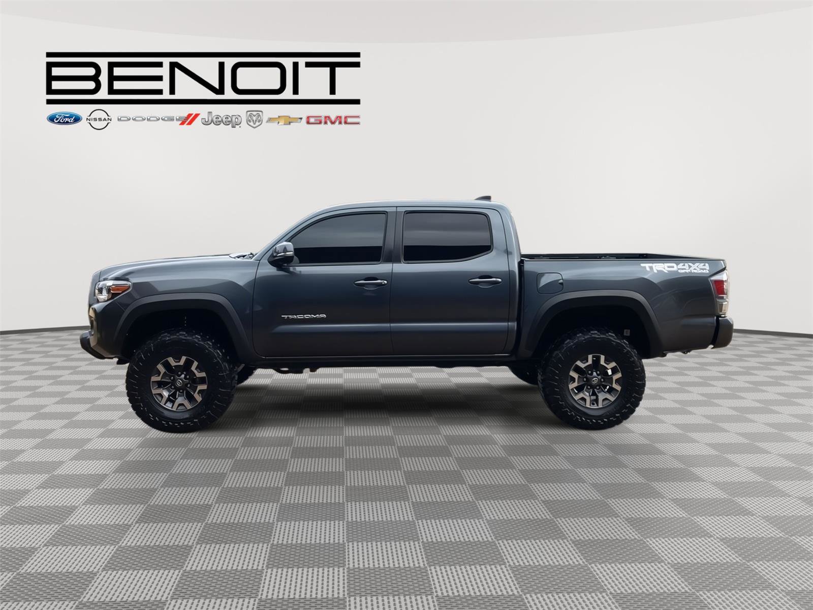 Used 2023 Toyota Tacoma TRD Off-Road w/ Technology Package image 8