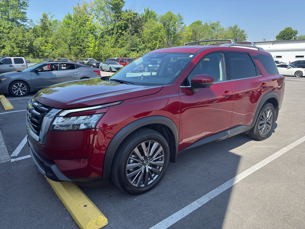 Certified 2024 Nissan Pathfinder SL w/ SL Premium Package FWD image 1