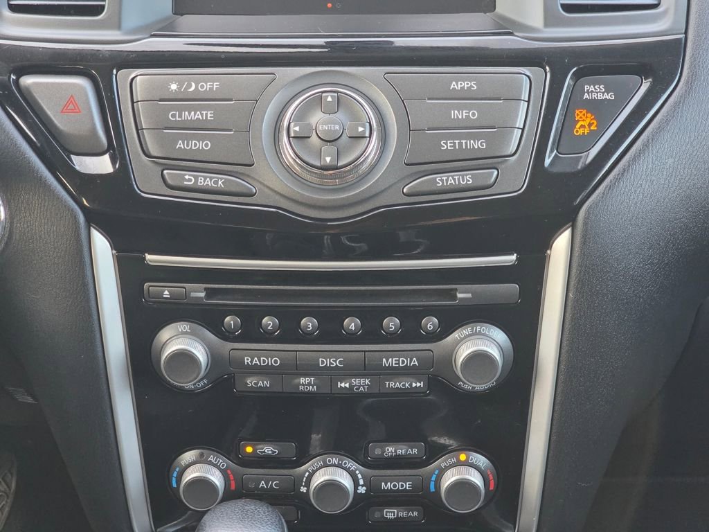 Used 2018 Nissan Pathfinder SV image 16