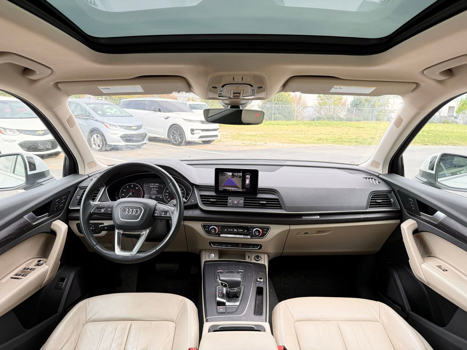 Used 2018 Audi Q5 2.0T Premium Plus w/ Premium Plus Package image 2