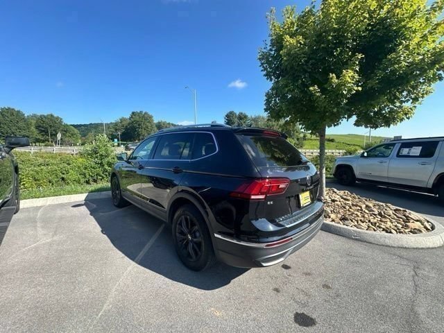 Used 2024 Volkswagen Tiguan SE w/ Panoramic Sunroof Package AWD/4WD image 26