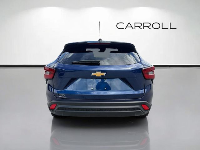 Used 2024 Chevrolet Trax LS w/ LS Convenience Package FWD image 4