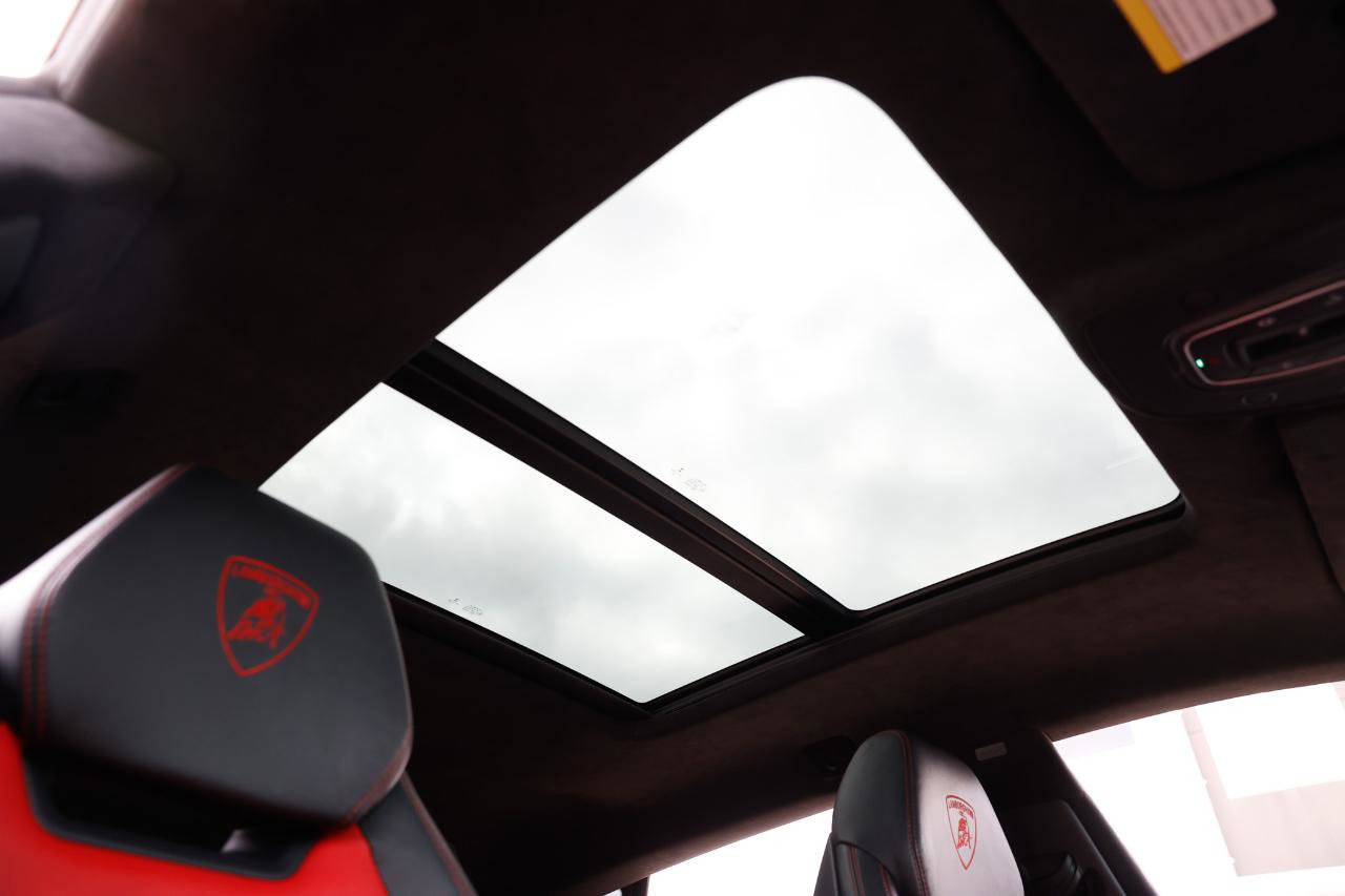 Used 2020 Lamborghini Urus image 25