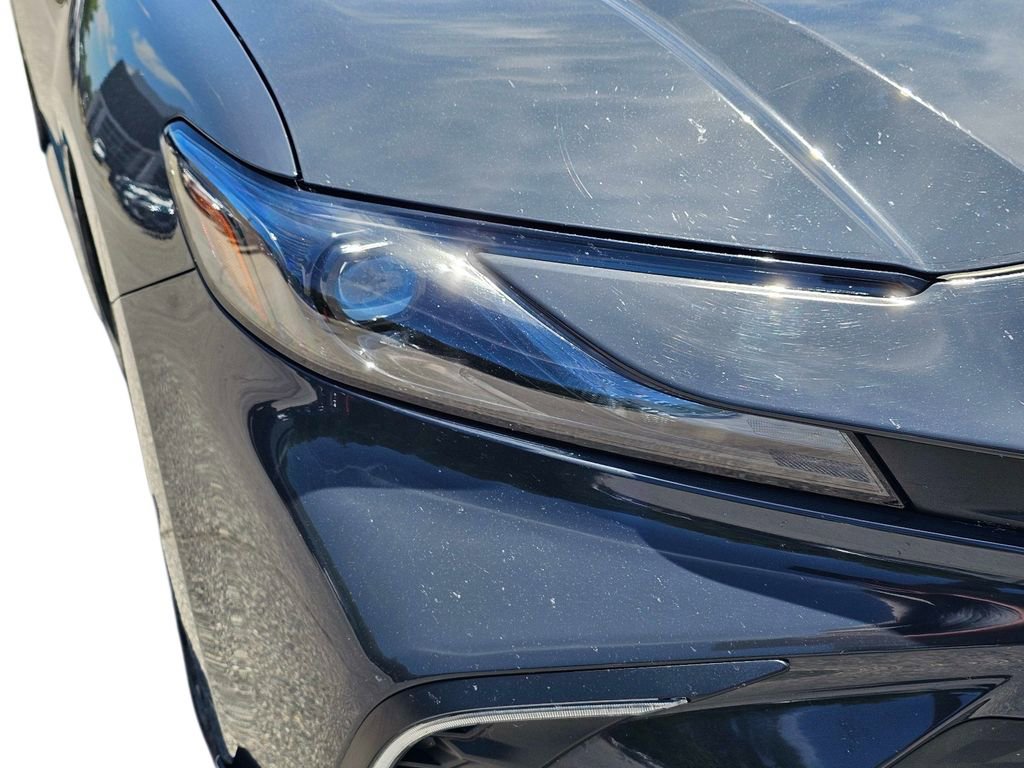 Used 2025 Toyota Camry SE FWD image 4