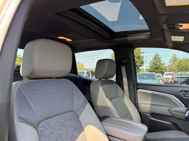 Used 2024 Chevrolet Colorado ZR2 w/ Technology Package image 30