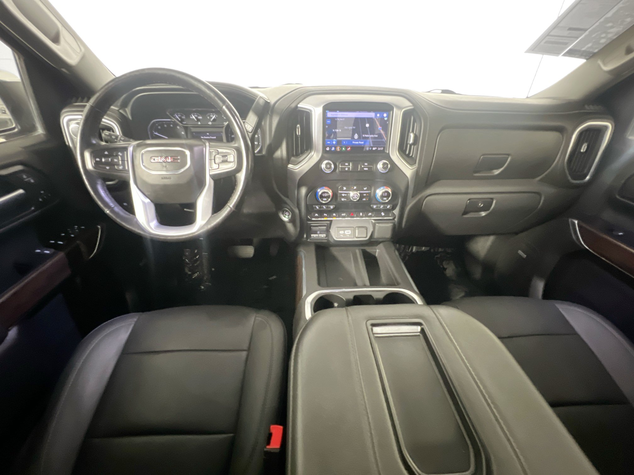 Used 2022 GMC Sierra 1500 SLT w/ SLT Premium Plus Package AWD/4WD image 30
