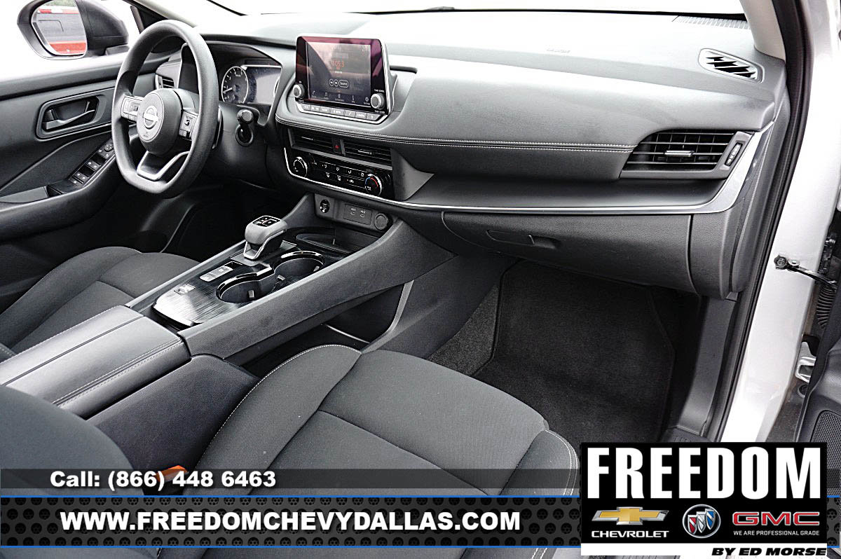 Used 2024 Nissan Rogue S FWD image 8
