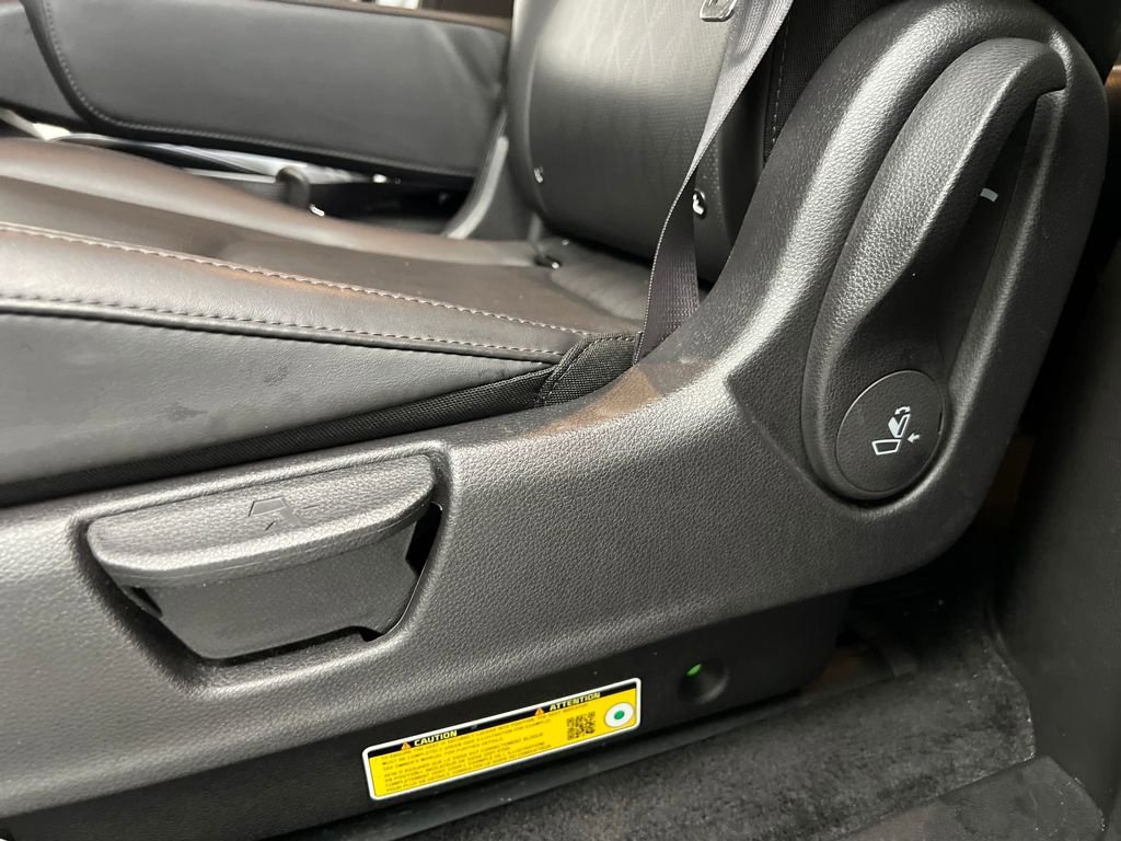 Used 2024 Kia Carnival LX image 14