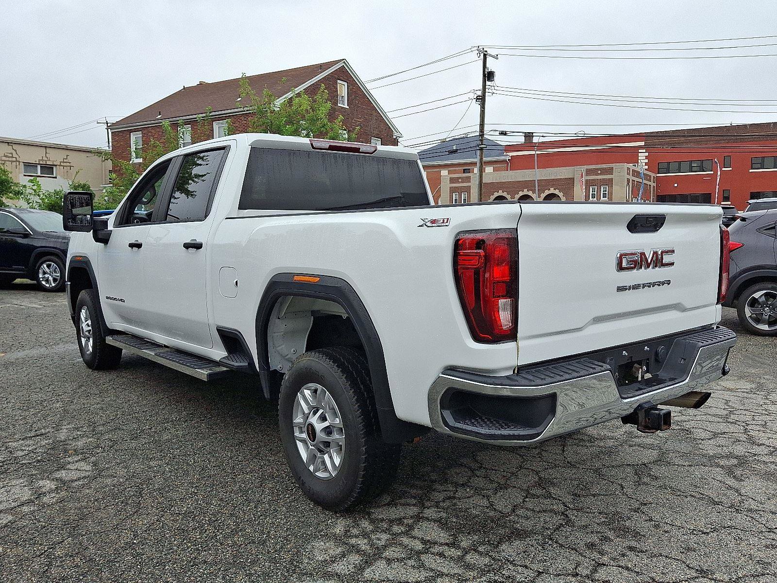 Used 2023 GMC Sierra 2500 Pro w/ Convenience Package image 6