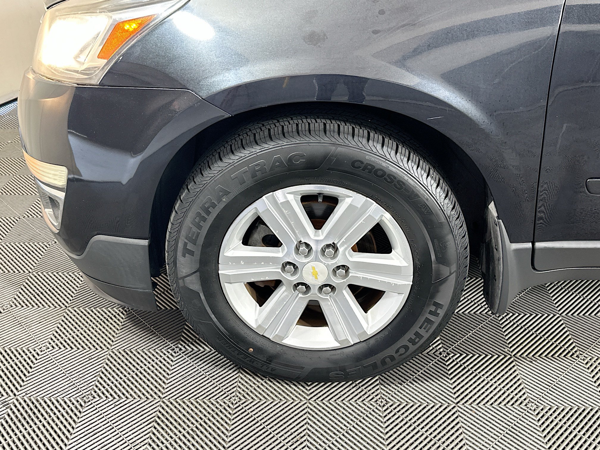 Used 2013 Chevrolet Traverse LT FWD image 11