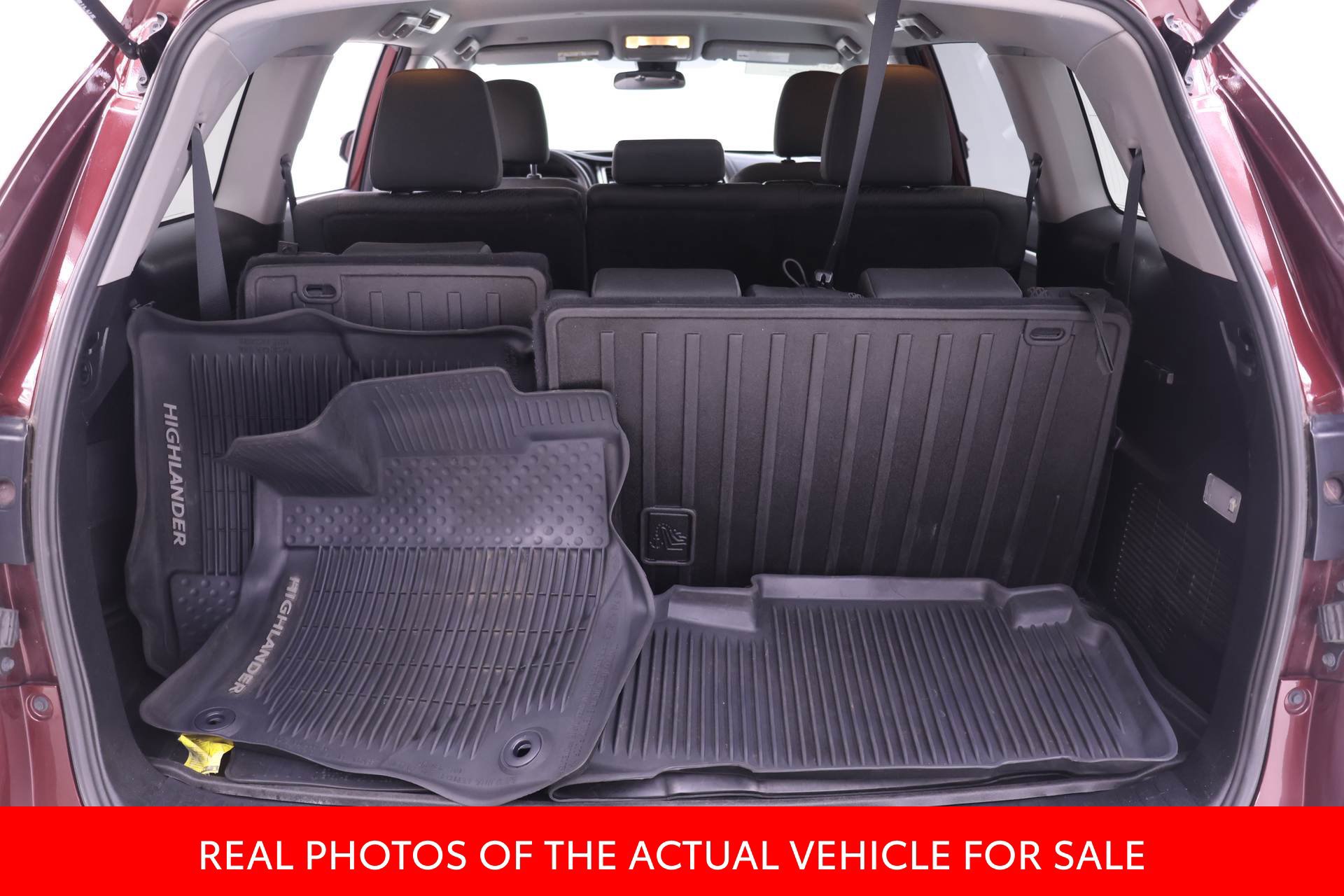 Used 2018 Toyota Highlander LE FWD image 15