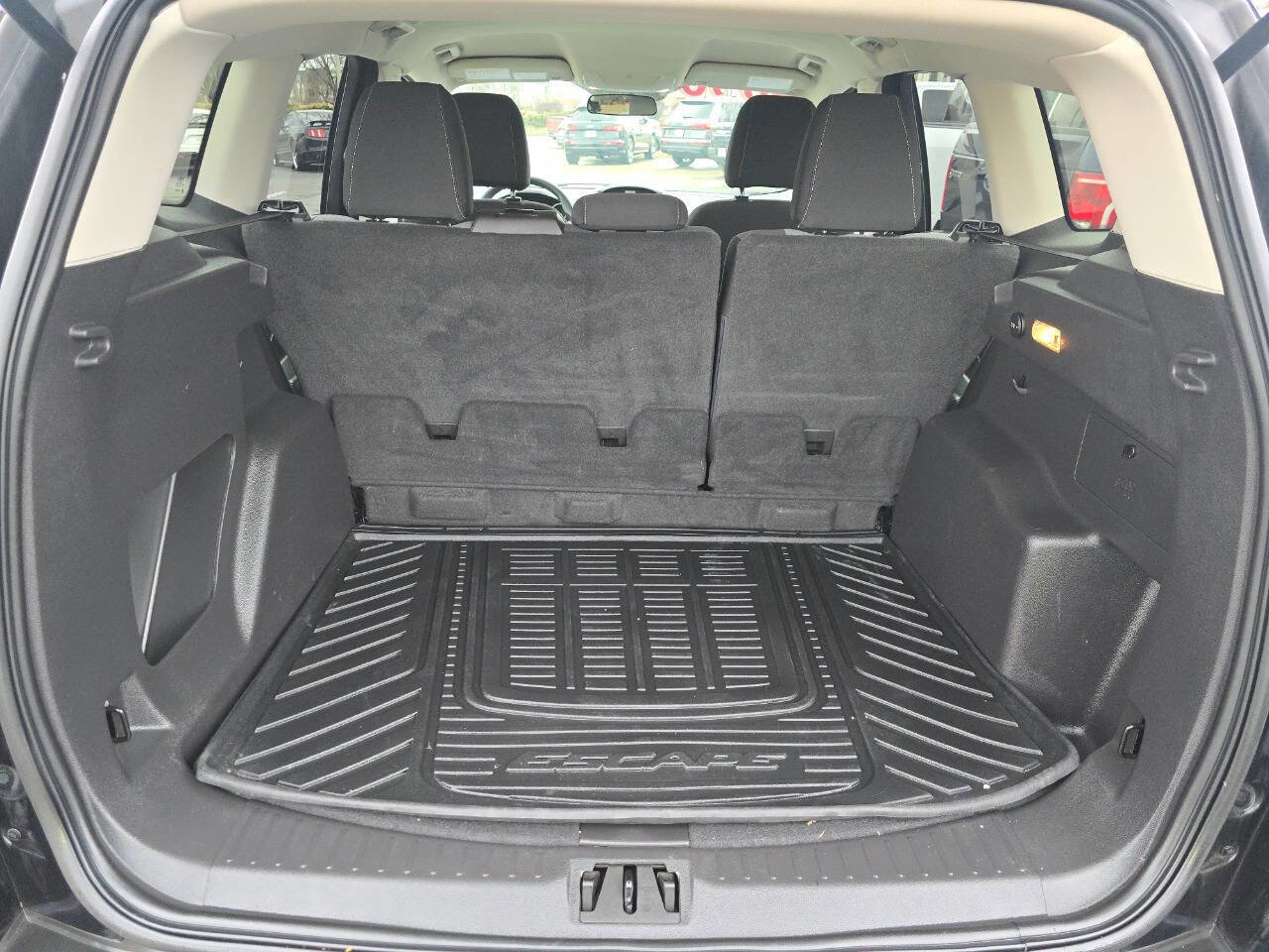 Used 2017 Ford Escape SE w/ SE Cold Weather Package image 28