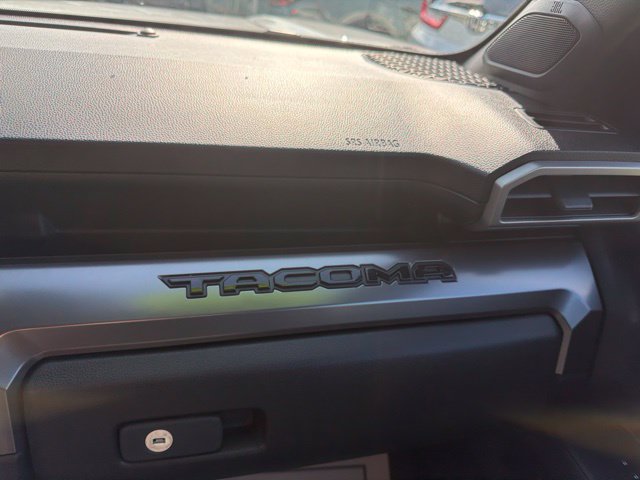 Used 2025 Toyota Tacoma SR5 AWD/4WD image 28