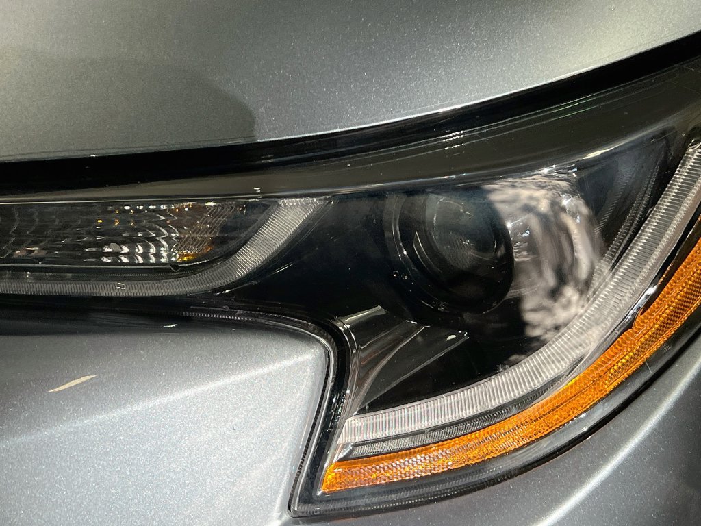 Used 2025 Toyota Corolla LE w/ LE Premium Package FWD image 9