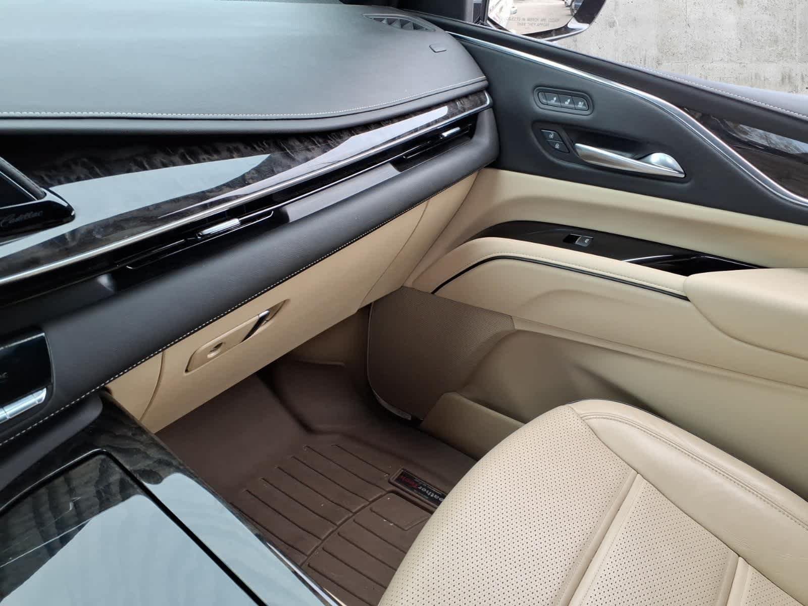 Used 2023 Cadillac Escalade Premium Luxury AWD/4WD image 22