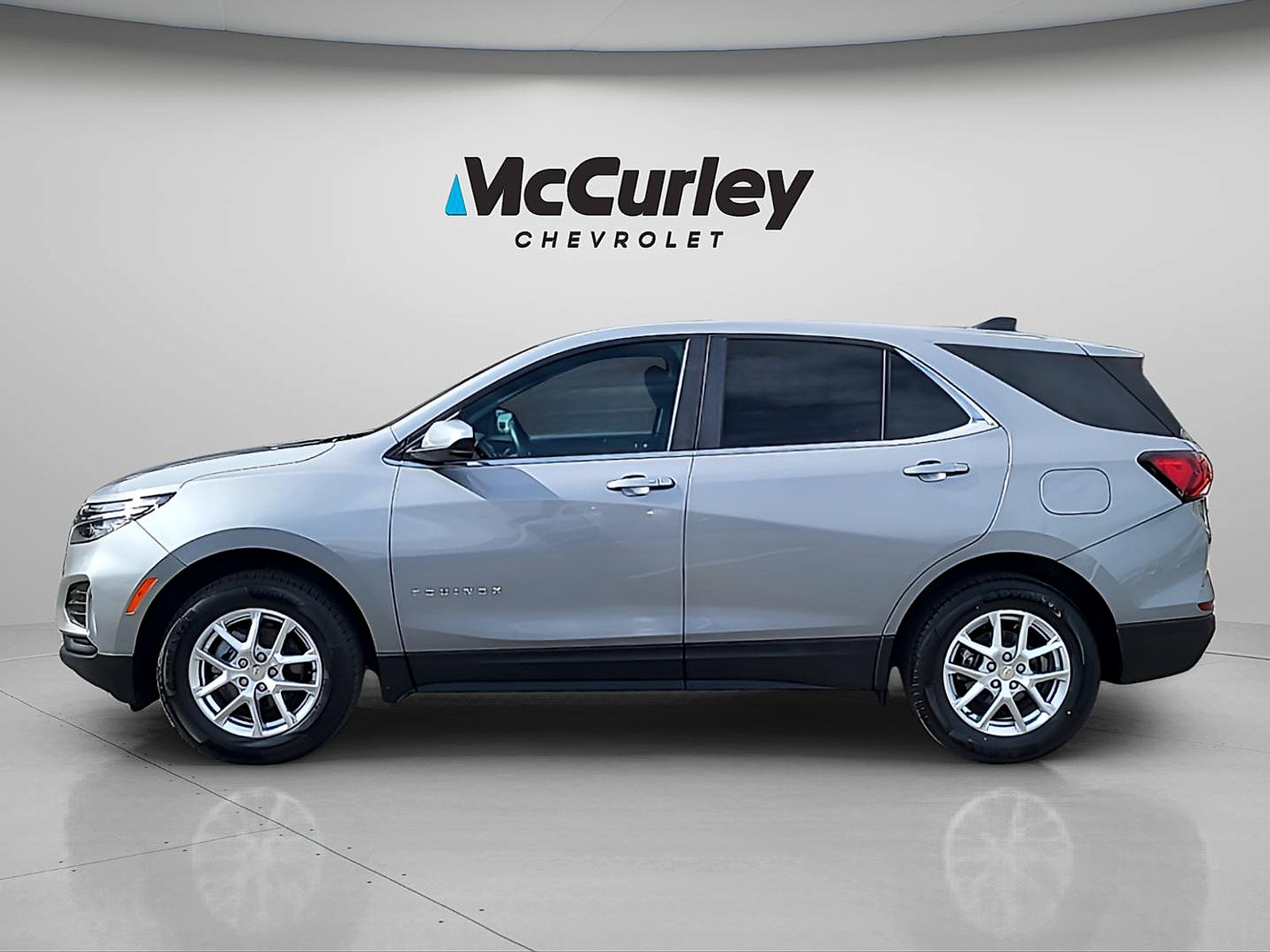 Used 2024 Chevrolet Equinox LT AWD/4WD image 4