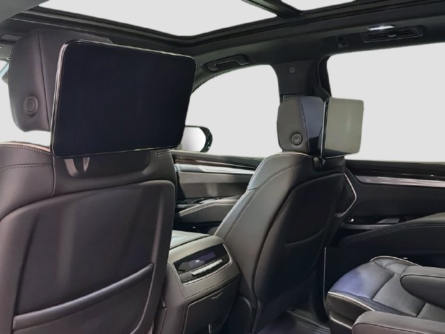 Used 2025 Cadillac Escalade ESV Premium Luxury w/ Touring Package AWD/4WD image 21