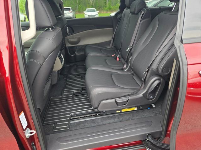 New 2025 Kia Carnival SX image 19