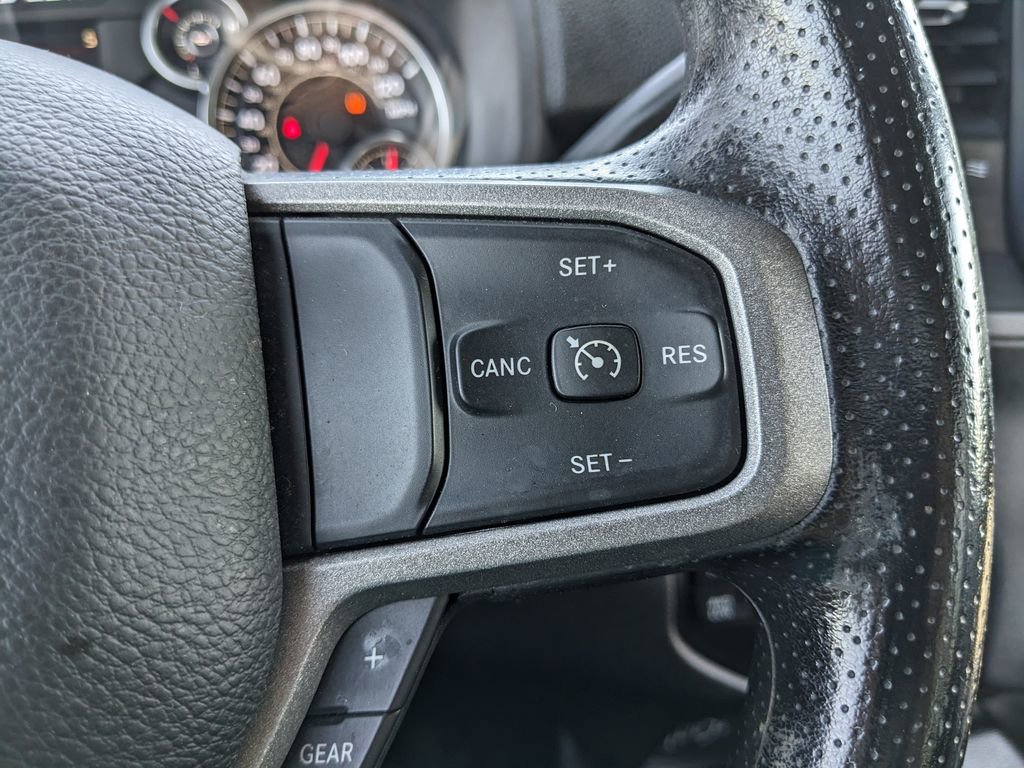 Used 2024 RAM 2500 Tradesman w/ Chrome Appearance Group image 25