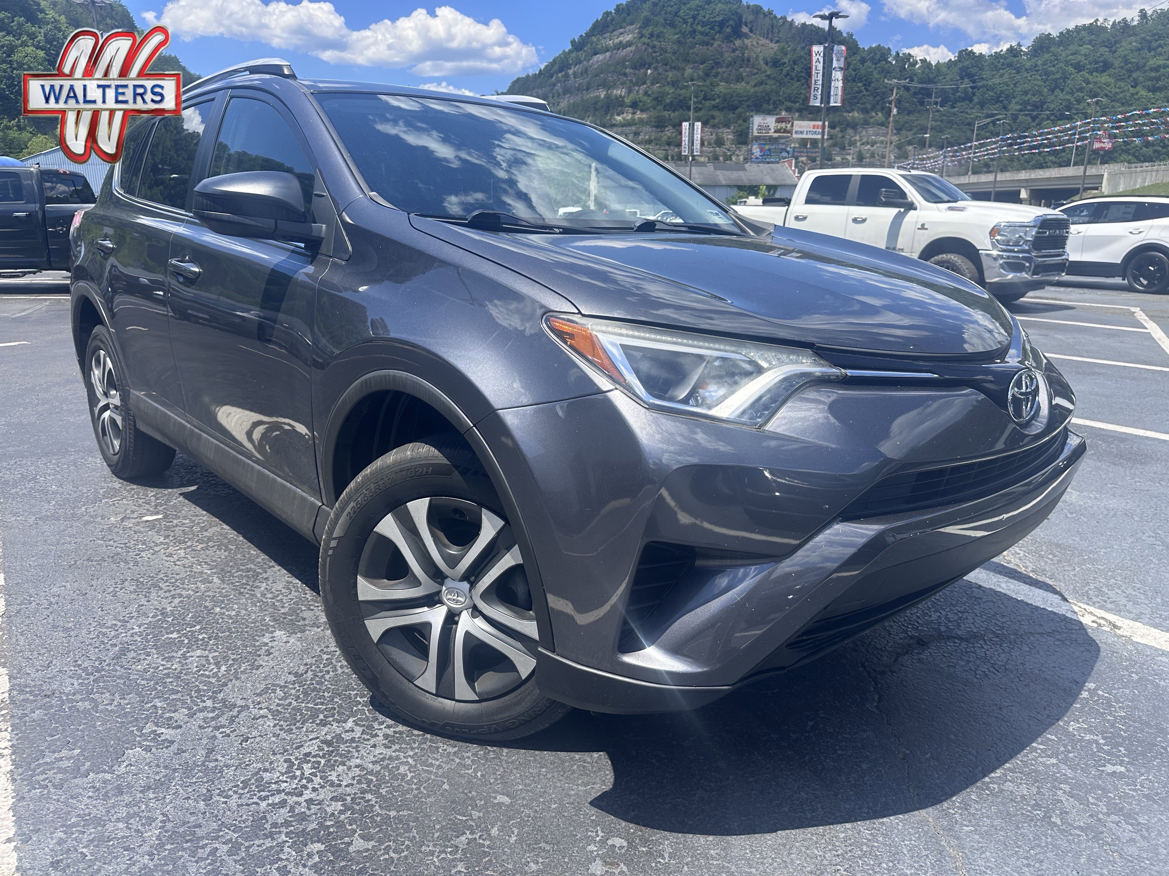 Used 2016 Toyota RAV4 LE AWD/4WD image 1