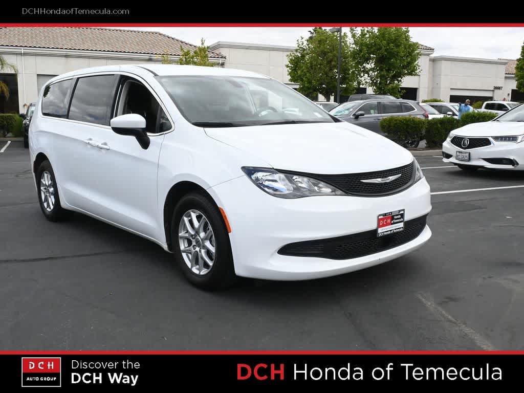 Used 2022 Chrysler Voyager LX FWD image 3