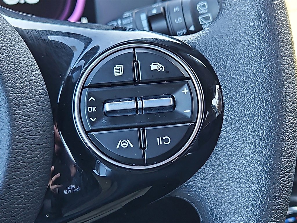 Certified 2025 Kia Soul S image 24