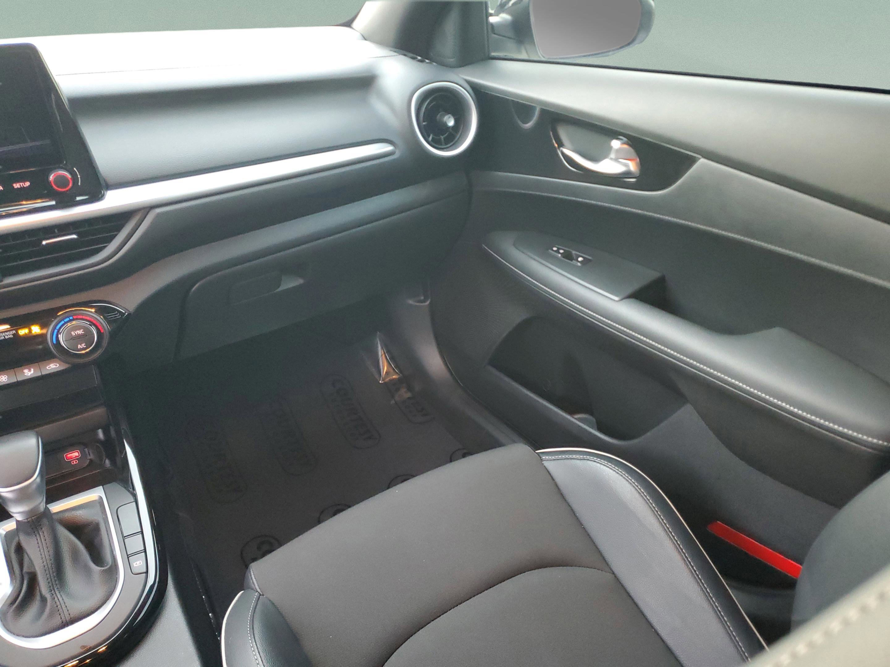 Certified 2024 Kia Forte GT-Line image 17