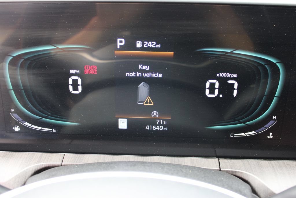 Used 2023 Kia Telluride EX w/ EX Captain's Chair Package AWD/4WD image 15