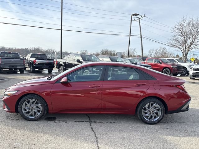 Used 2024 Hyundai Elantra SEL image 8