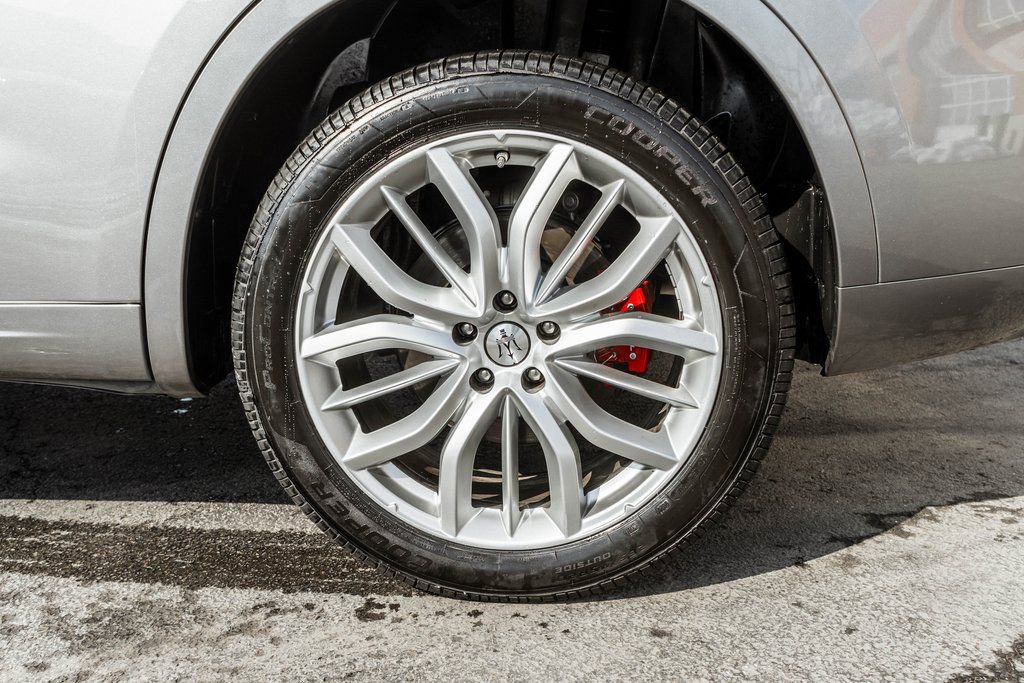 Used 2022 Maserati Levante GT image 40