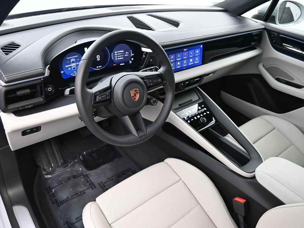 Certified 2025 Porsche Macan Electric image 4