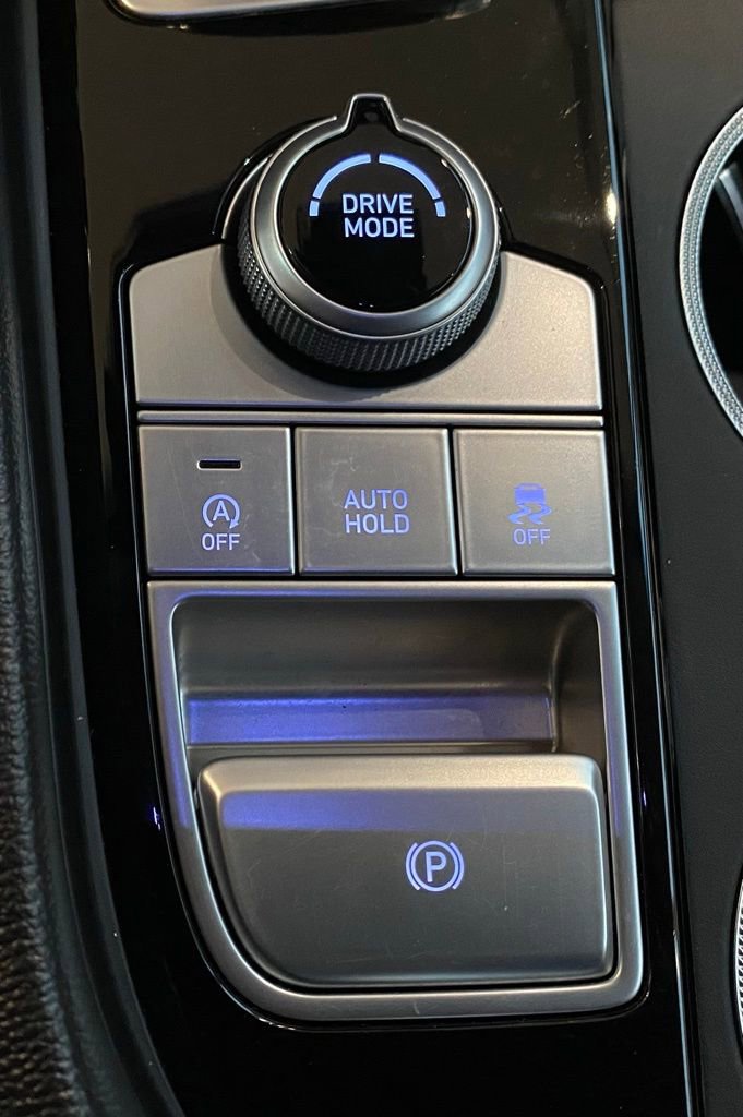 Used 2020 Genesis G70 2.0T image 18