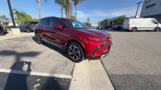Used 2025 Chevrolet Equinox EV LT w/ Convenience Package image 2