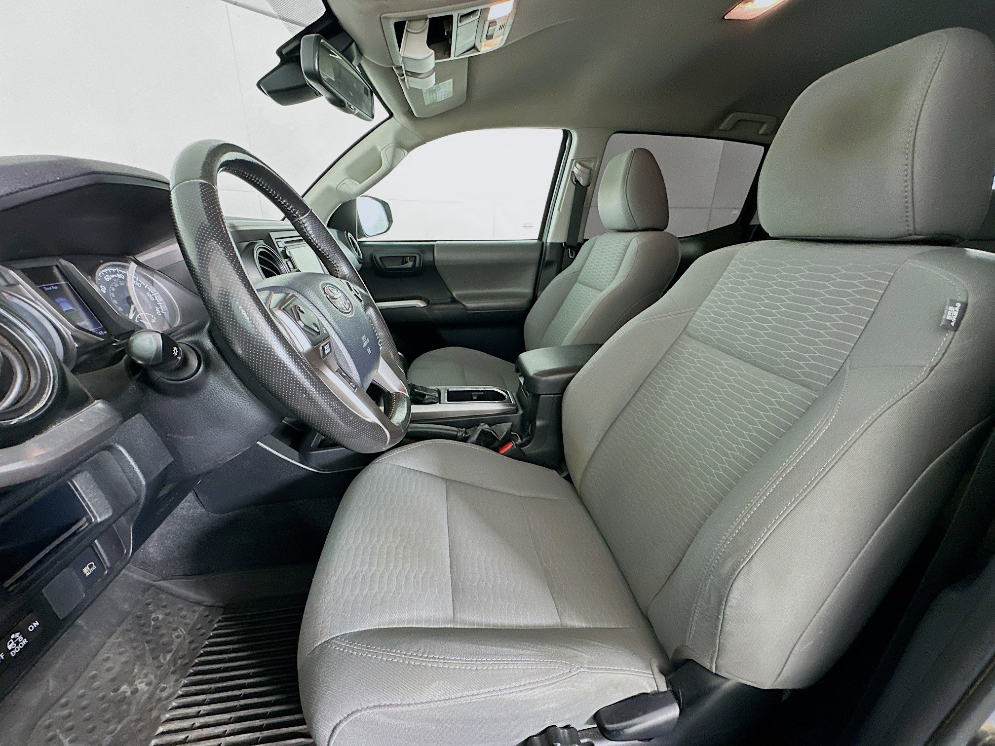 Used 2019 Toyota Tacoma SR5 RWD image 13