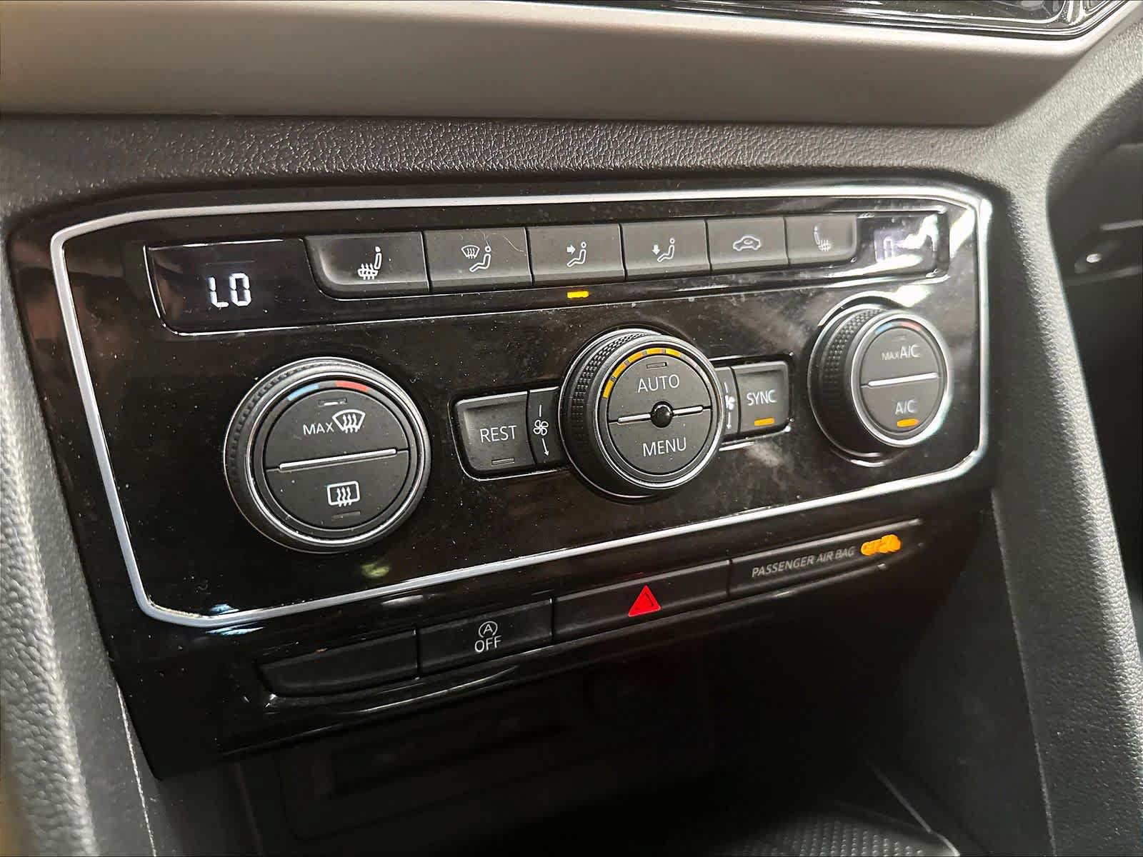 Used 2023 Volkswagen Atlas SE w/ Black Wheel Package FWD image 18