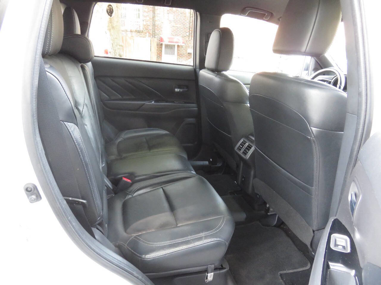 Used 2020 Mitsubishi Outlander SEL image 19