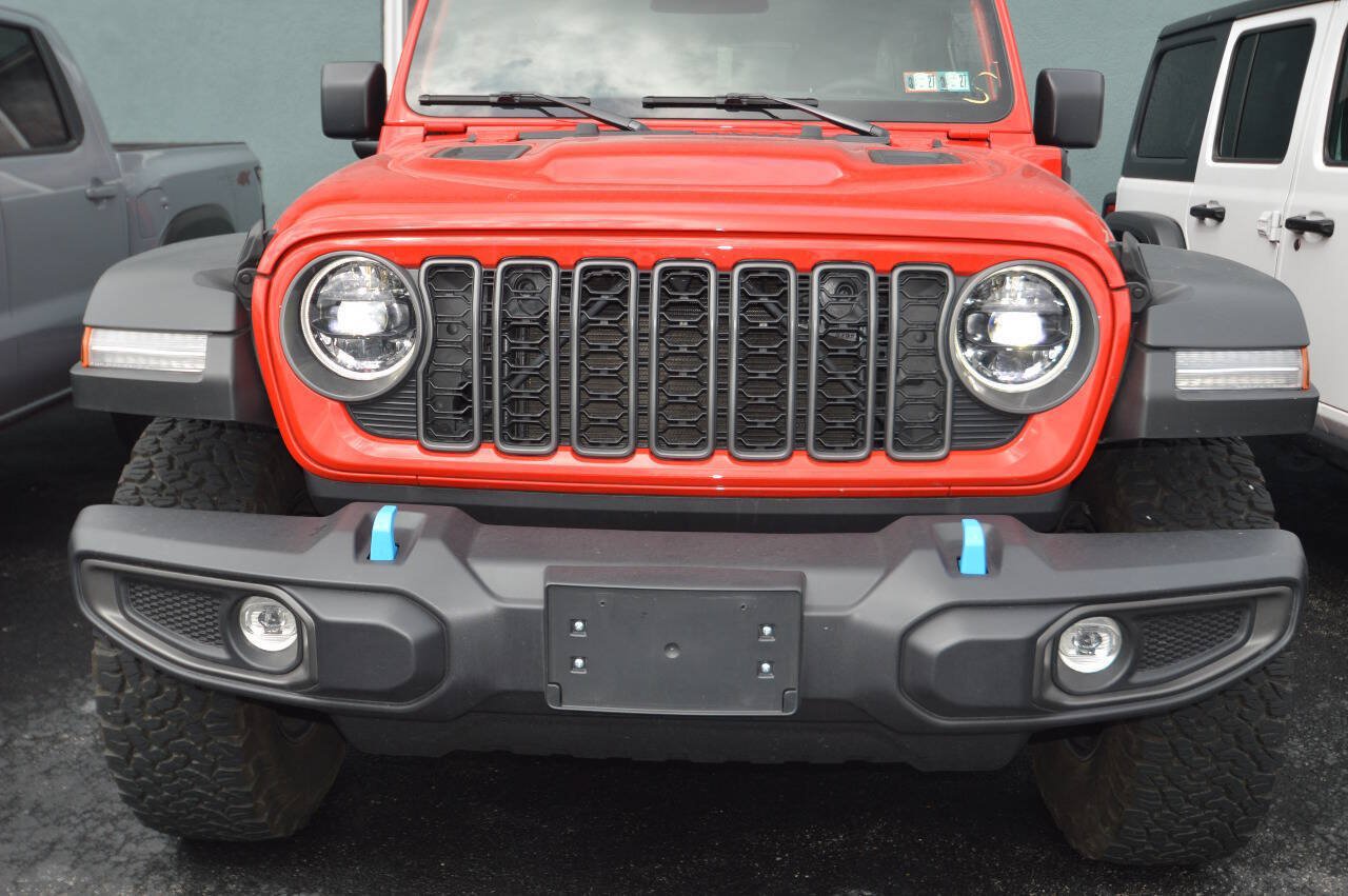 Used 2025 Jeep Wrangler Unlimited Rubicon 4xe w/ Safety Group AWD/4WD image 2
