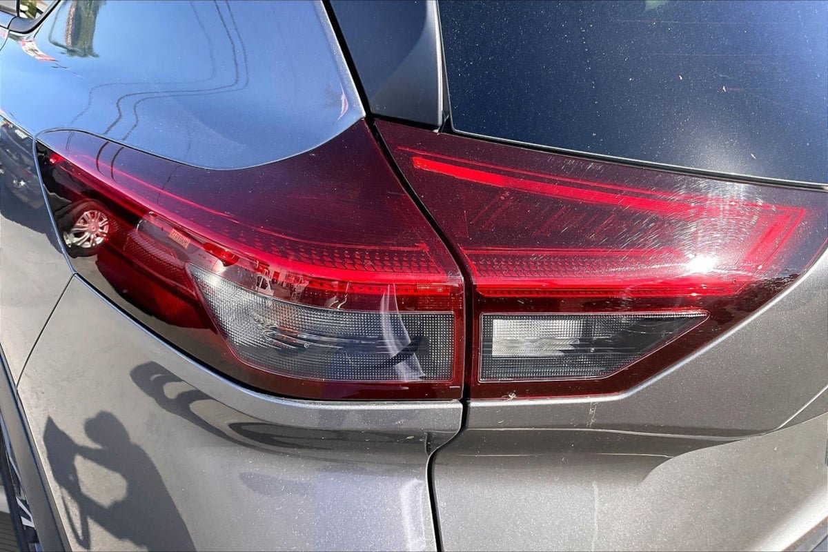 Used 2023 Nissan Rogue SV FWD image 30