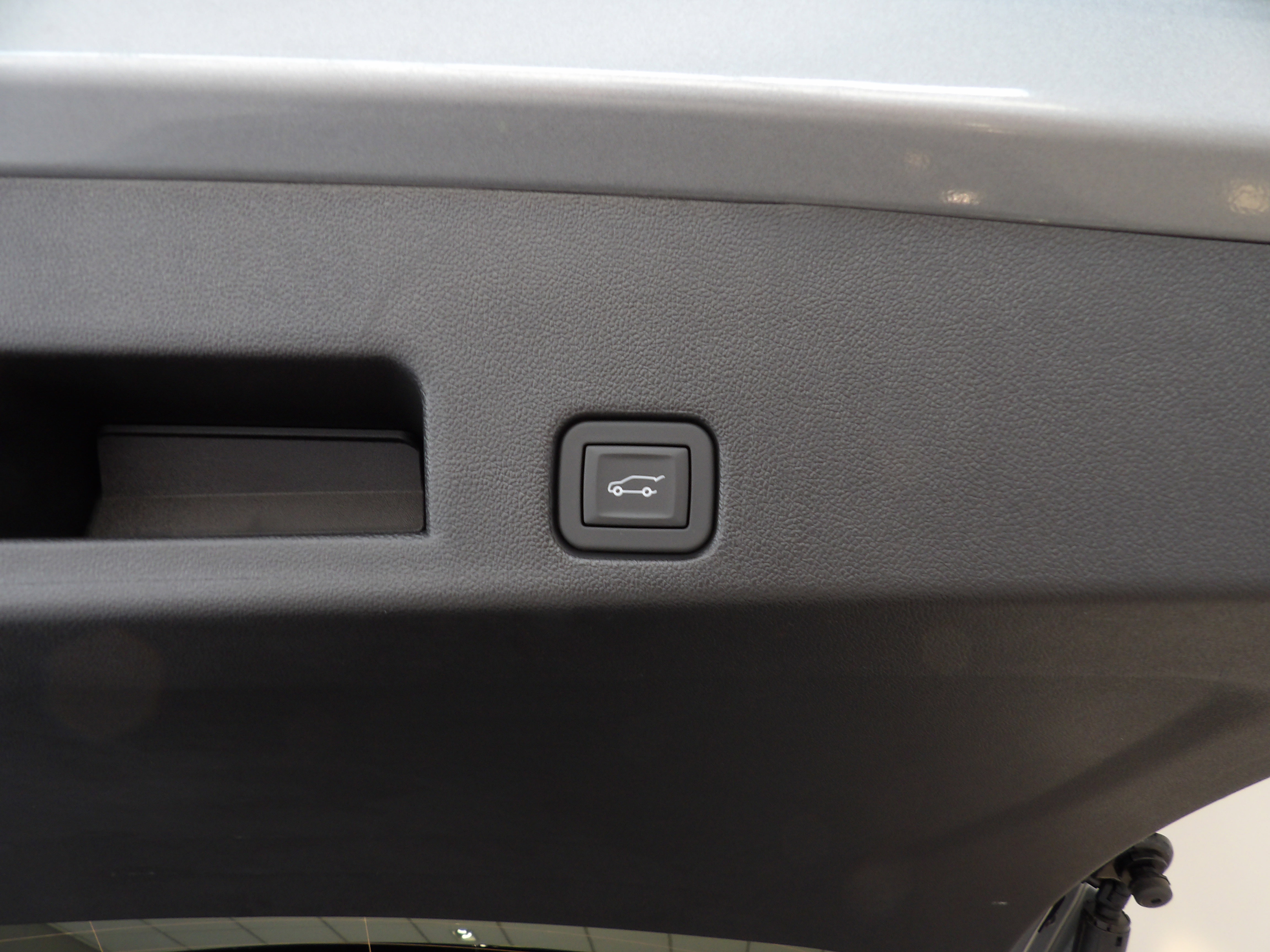 Used 2025 Chevrolet Traverse RS image 22