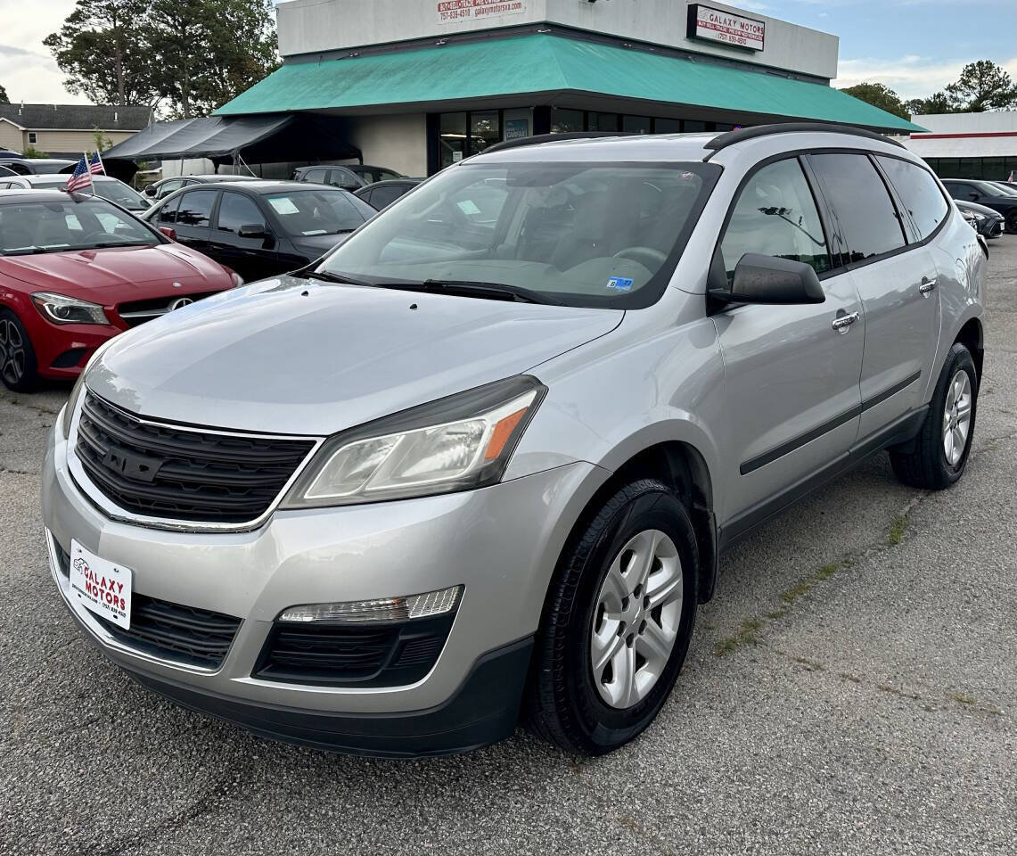 Used 2013 Chevrolet Traverse LS FWD image 1