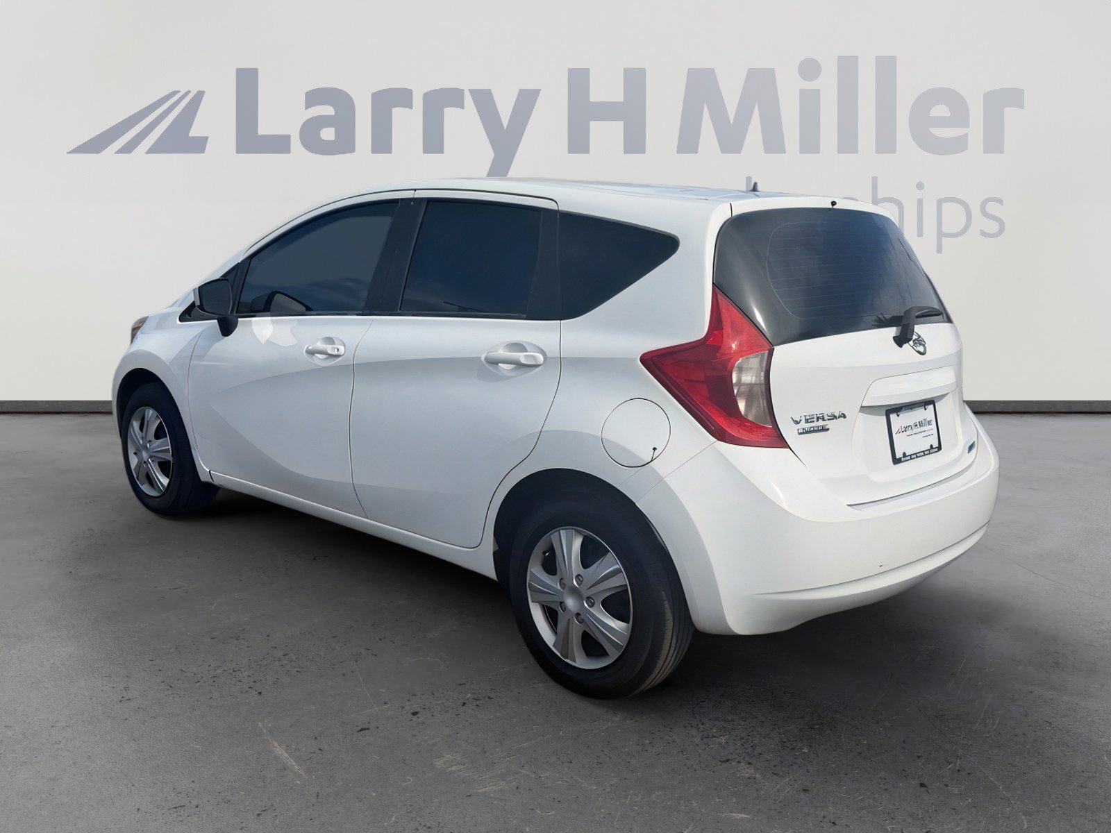 Used 2015 Nissan Versa Note SV FWD image 3