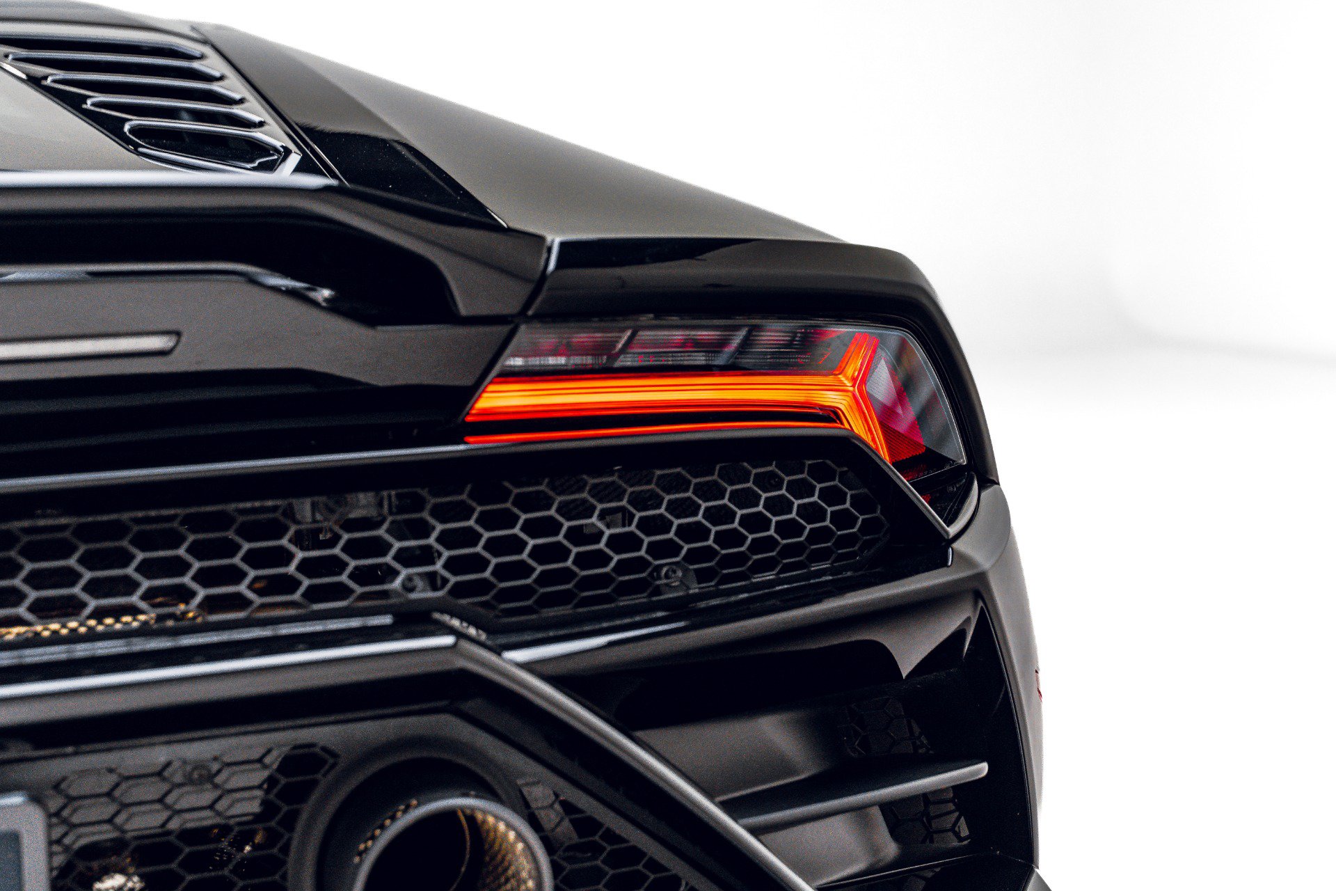 Used 2021 Lamborghini Huracan EVO RWD image 35
