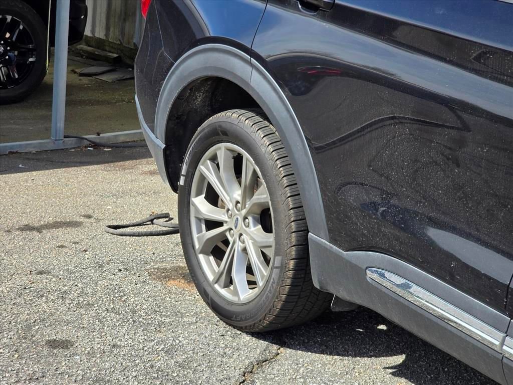 Used 2020 Ford Explorer XLT w/ Equipment Group 202A image 18