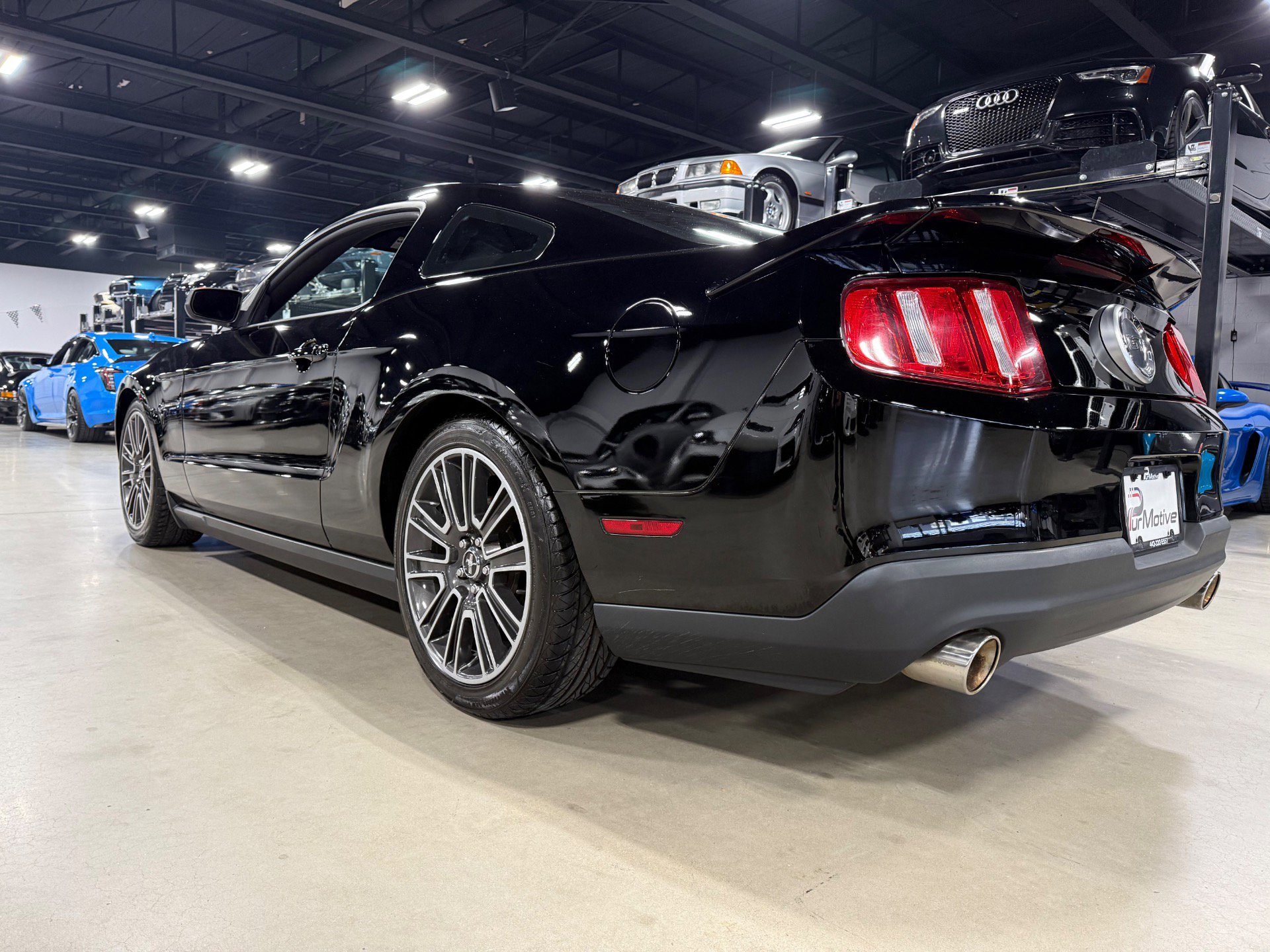 Used 2010 Ford Mustang GT image 12