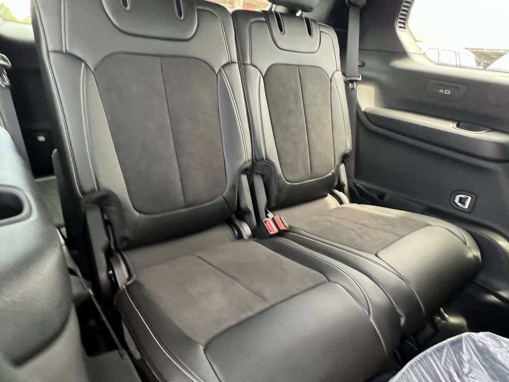 New 2025 Jeep Grand Cherokee L Altitude image 15