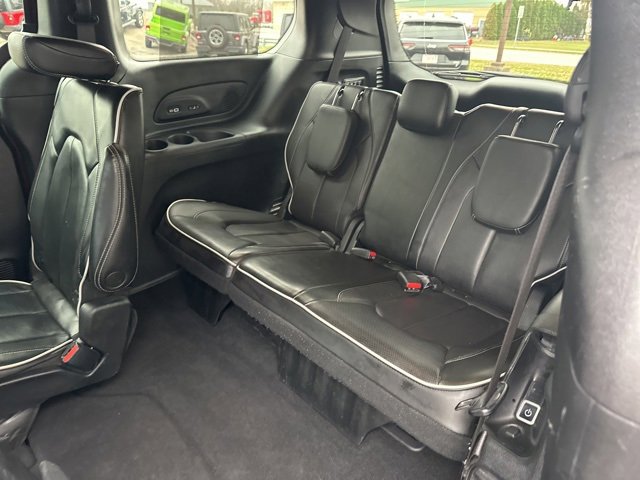Used 2022 Chrysler Pacifica Limited w/ S Appearance Package image 19