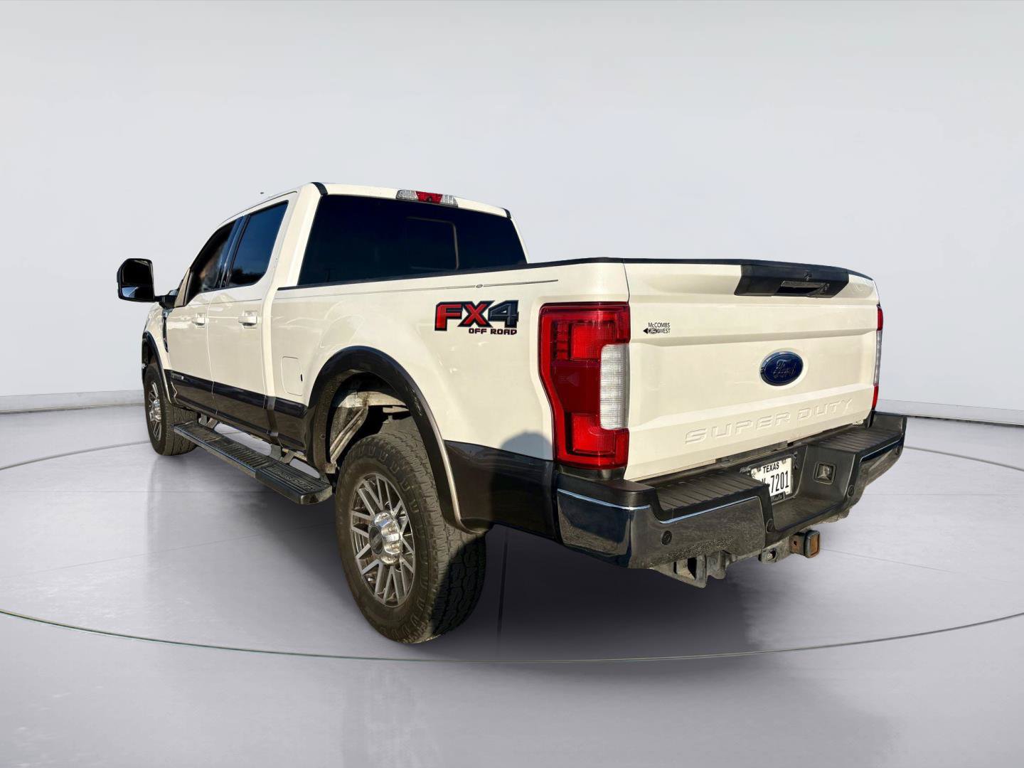 Used 2019 Ford F250 Lariat w/ Lariat Ultimate Package AWD/4WD image 3